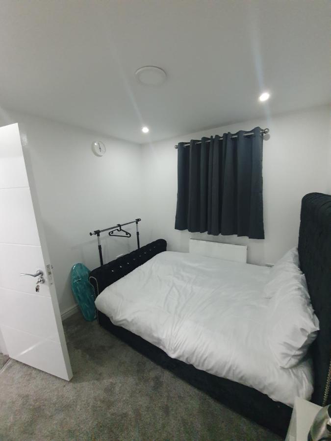 Beautiful Rooms Shaw St And Pine St Bury  Exterior foto