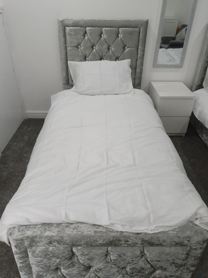 Beautiful Rooms Shaw St And Pine St Bury  Exterior foto